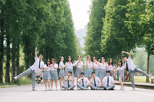 江干大学毕业照合影创意拍摄定格青春